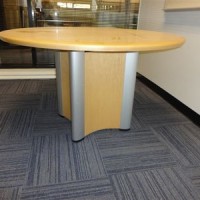 Nienkamper 48 Round Maplewood Veneer Conference Table